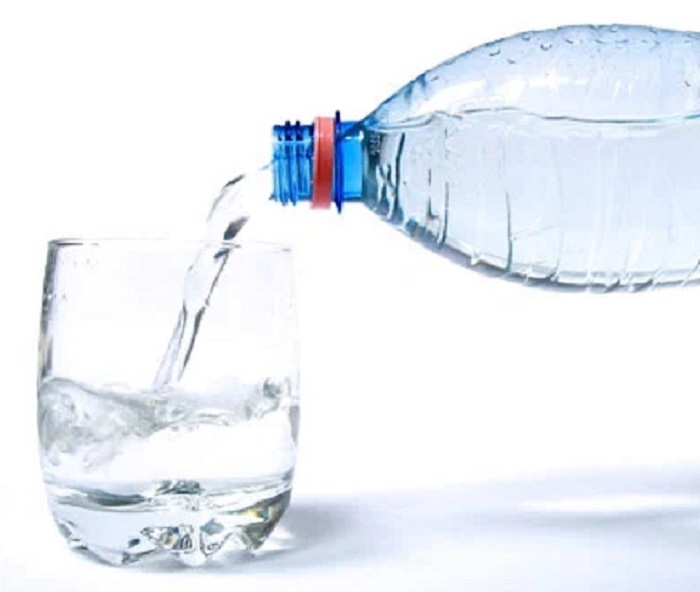 Review Lixibox chia sẻ, uống nước đầy đủ là thói quen tốt giúp làn da min màng, khỏe khoắn